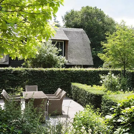 Relais & Chateaux Landgoed Het Roode Koper 4* 에르멜로